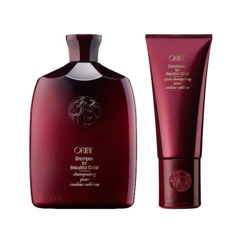 Du nettoyant avec shampoing et après-shampoing Oribe de la Boutique Flair, salon d'extensions capillaires à Blainville.