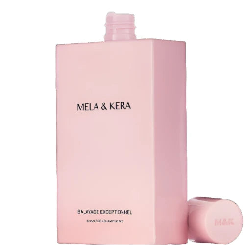 Balayage exceptionnel Mela & Kera sans sulfate de la Boutique Flair, boutique de produits pour cheveux et salon de coiffure à Blainville. Ils offrent des produits tels que des shampoings sans sulfate, des masques capillaires, des gels douche, des après-shampoings. Ils sont non seulement certifiés par Bellami, mais ils offrent également des produits de plusieurs autres marques telles que Oribe Canada, T3, Iles Formula, QiQi, et bien d'autres !