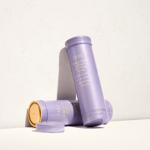 Dry Shampoo / Shampoing sec Oribe Canada de la Boutique Flair, boutique de produits pour cheveux et salon de coiffure à Blainville. Ils offrent des produits tels que des shampoings sans sulfate, des masques capillaires, des gels douche, des après-shampoings. Ils sont non seulement certifiés par Bellami, mais ils offrent également des produits de plusieurs autres marques telles que Oribe Canada, T3, Iles Formula, QiQi, et bien d'autres !