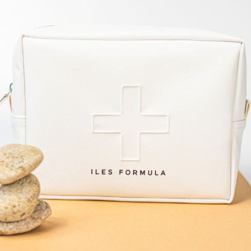 Pochette Iles Formula de la Boutique Flair, boutique de produits pour cheveux et salon de coiffure à Blainville.